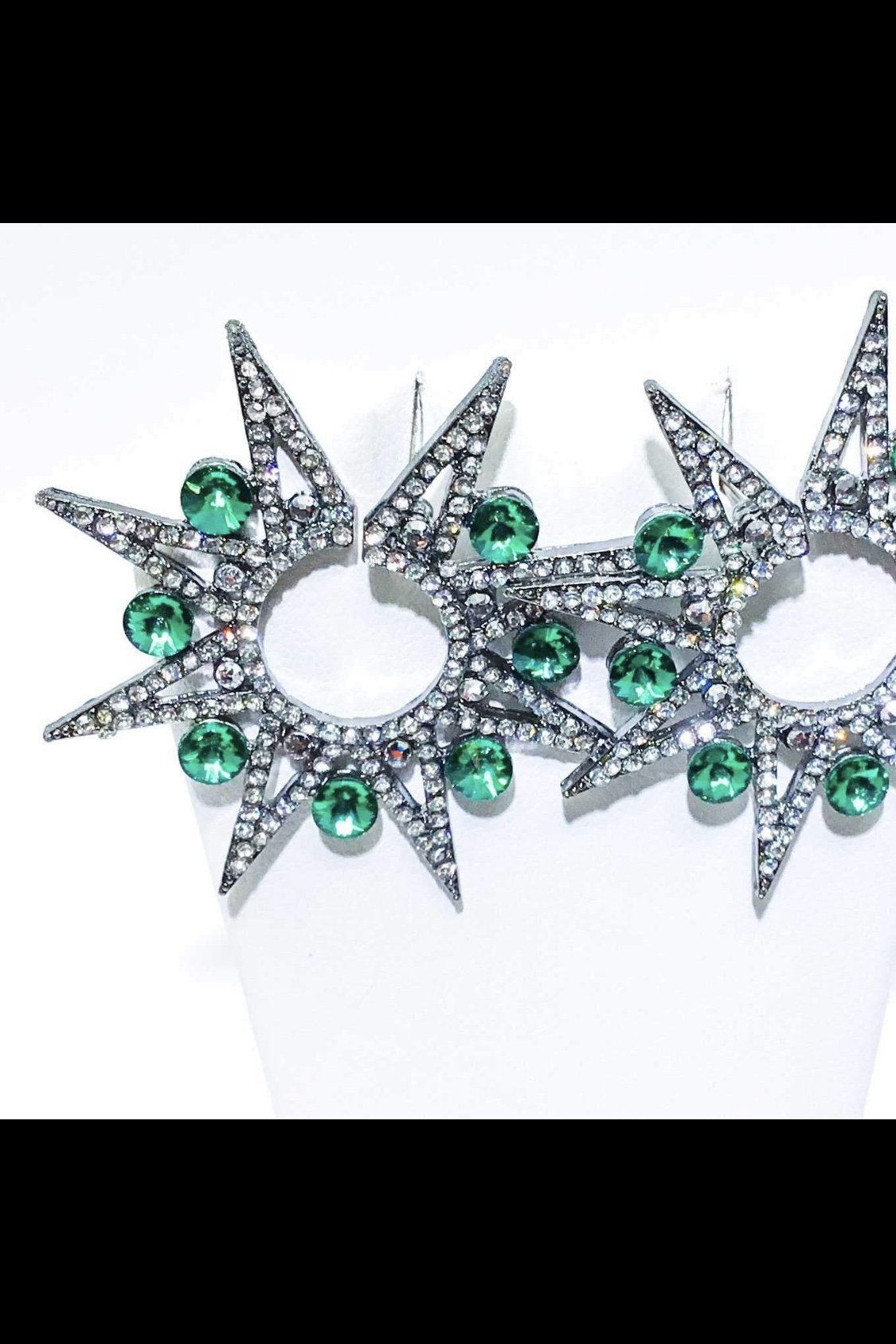 Wilhelmina's Star Studs featuring a star drop design in silver and green, made from high-quality zinc alloy.