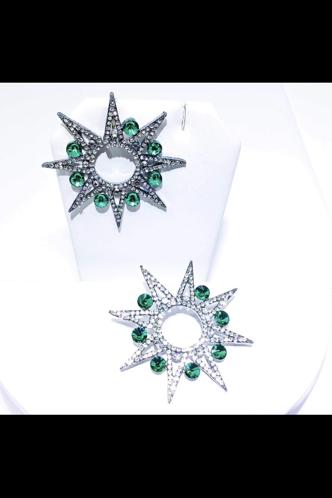 Wilhelmina's Star Studs featuring a star drop design in silver and green, made from high-quality zinc alloy.