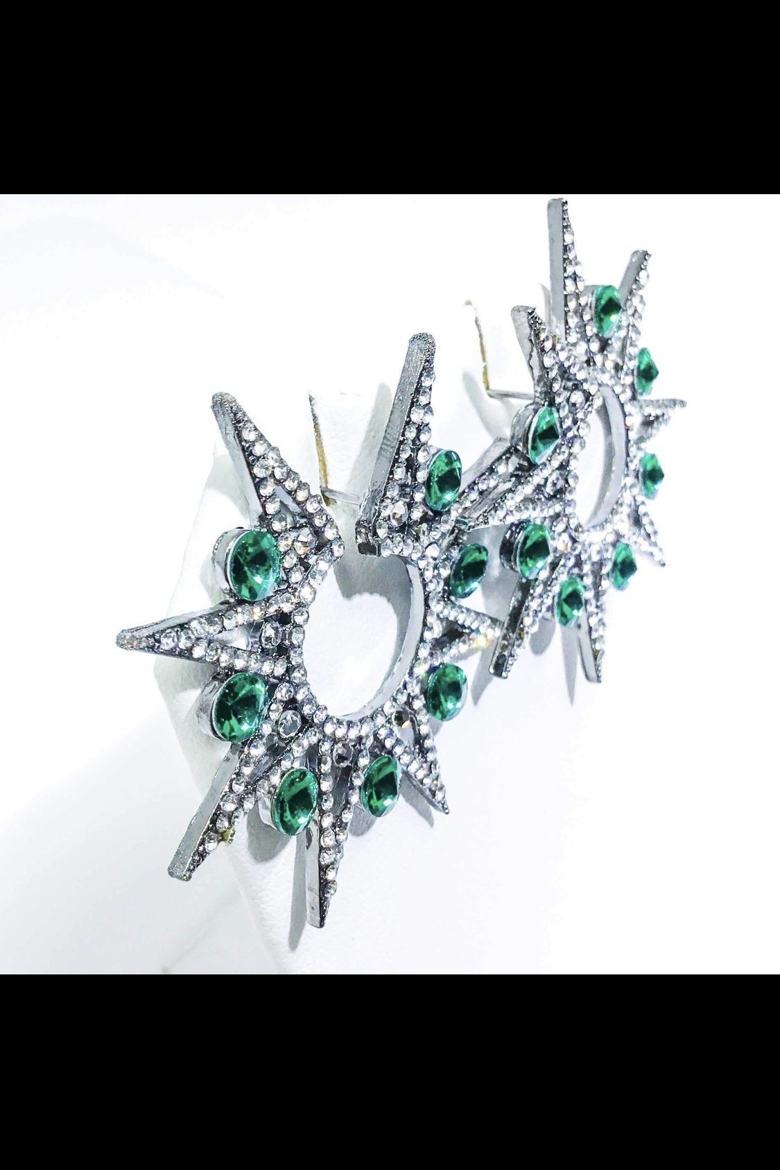 Wilhelmina's Star Studs featuring a star drop design in silver and green, made from high-quality zinc alloy.