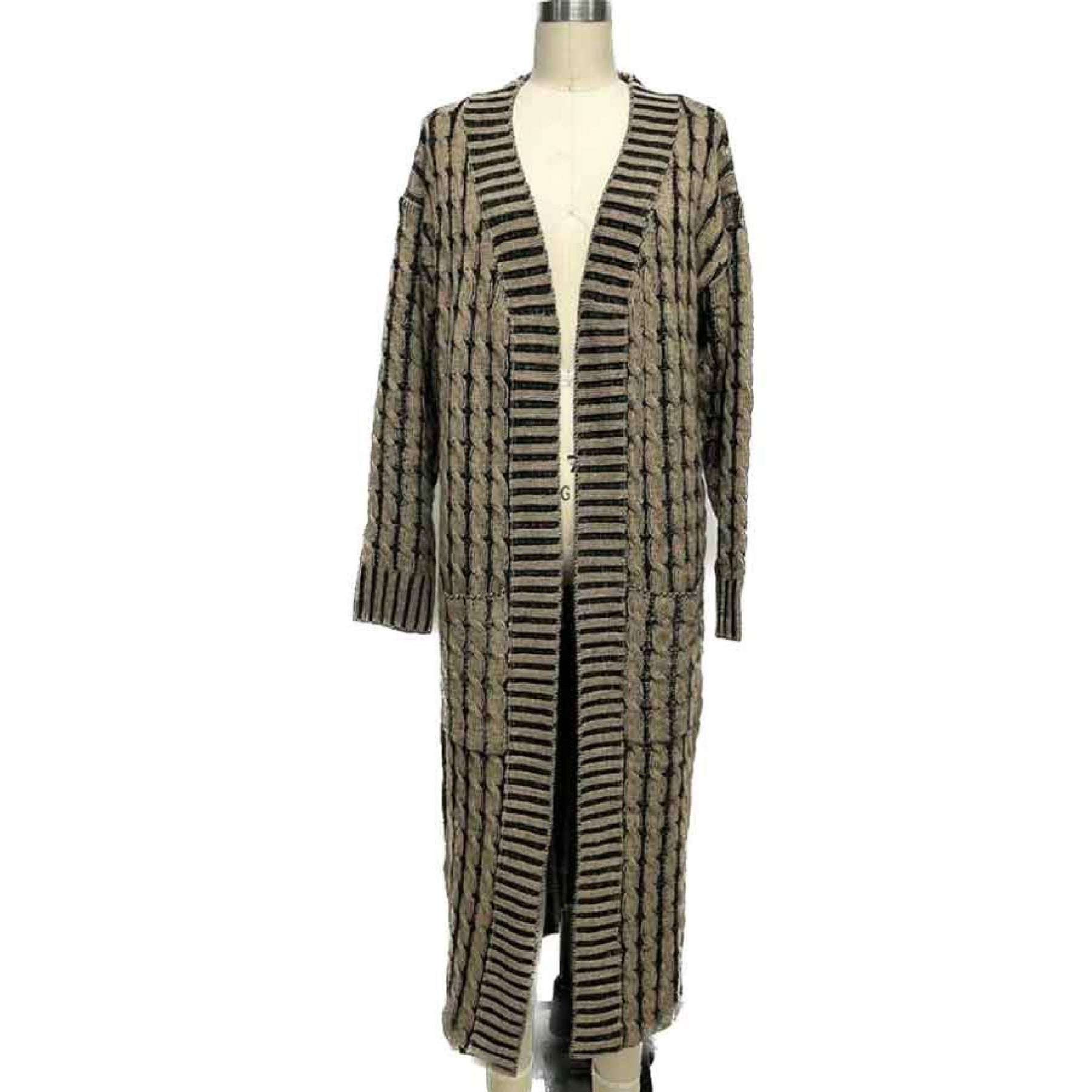 A stylish Swathe 2 Tones Cardigan featuring a trendy two-tone design, perfect for layering and versatile outfits.