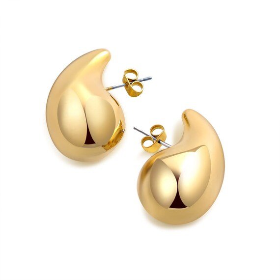 Elegant TearDrop Glam Earrings featuring 18k gold plating, showcasing a stylish teardrop design.