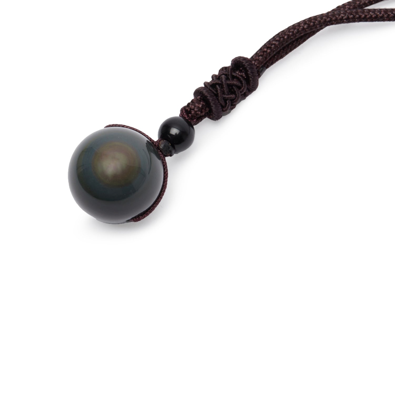 Collier Oeil Céleste en obsidienne arc-en-ciel, mettant en valeur ses couleurs uniques et son design élégant.