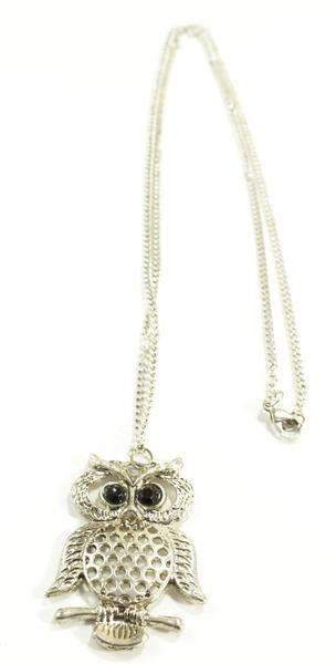 A charming Cutie Hooty Owl Necklace featuring a feathered owl pendant, perfect for accessorizing any outfit.