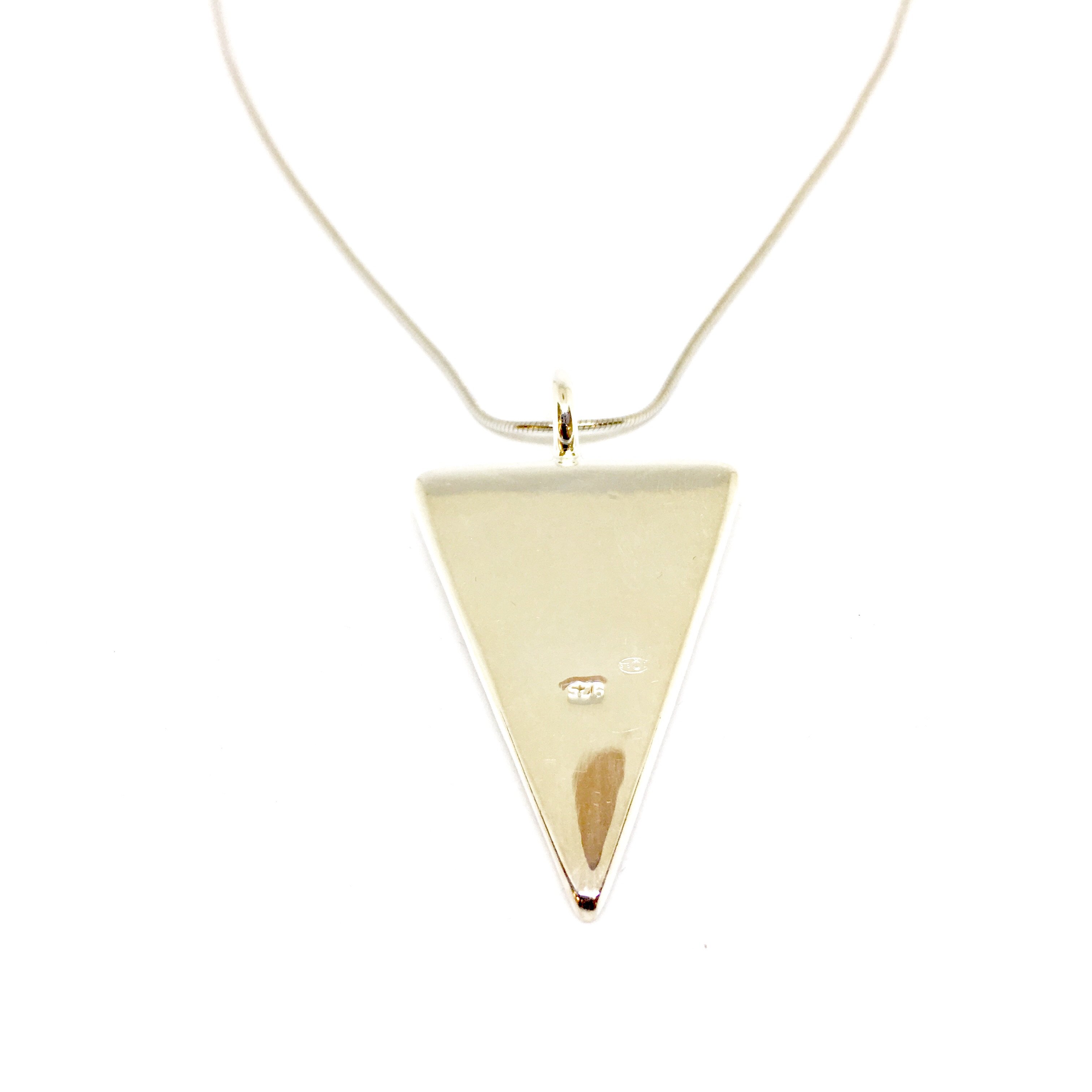 Elegant Silver Mother Of Pearl Necklace featuring a triangle design, crafted from 925 sterling silver, showcasing a beautiful iridescent stone.