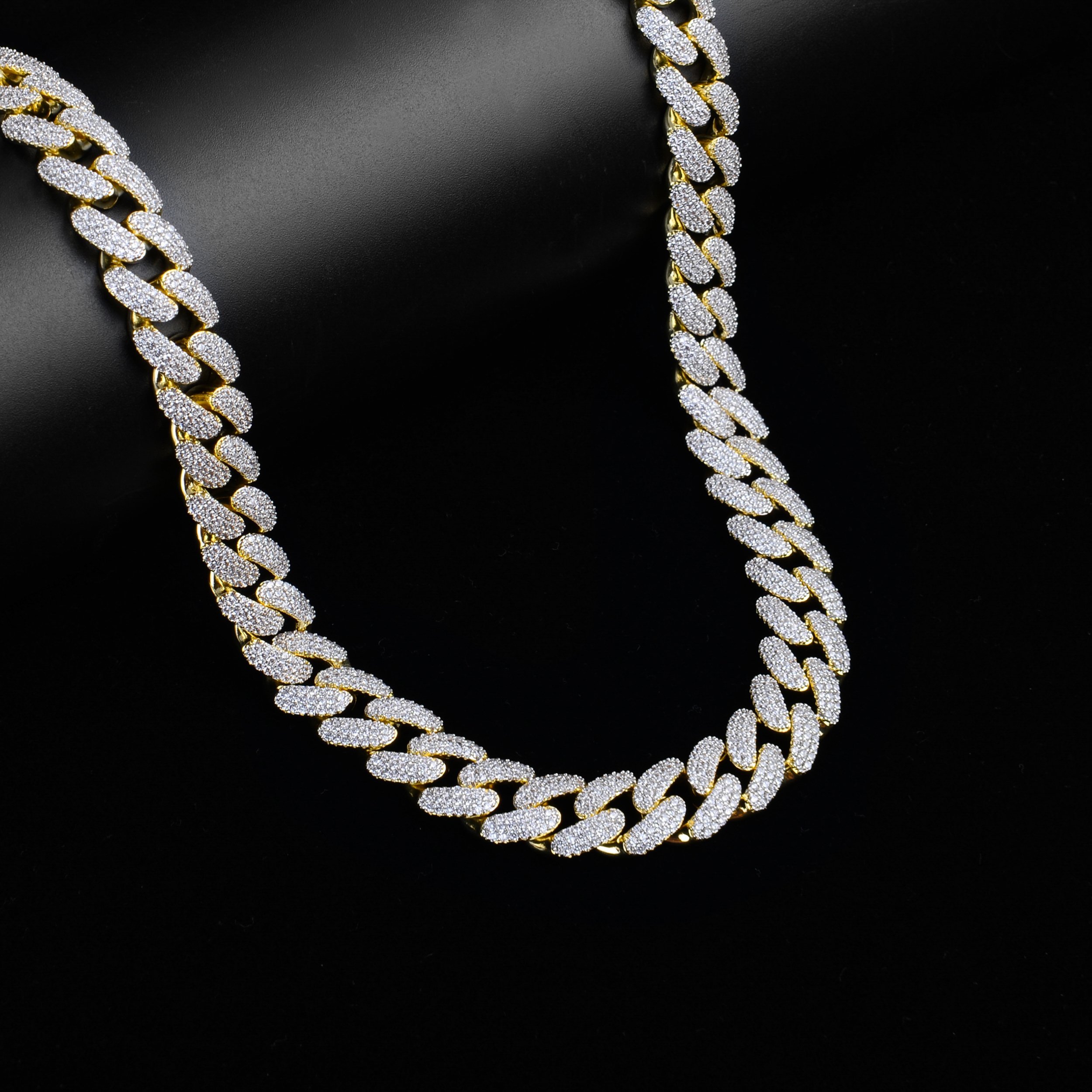 CAMEO 8MM 925 Silver Cuban Chain with Cubic Zirconia stones, showcasing luxury and sophistication.