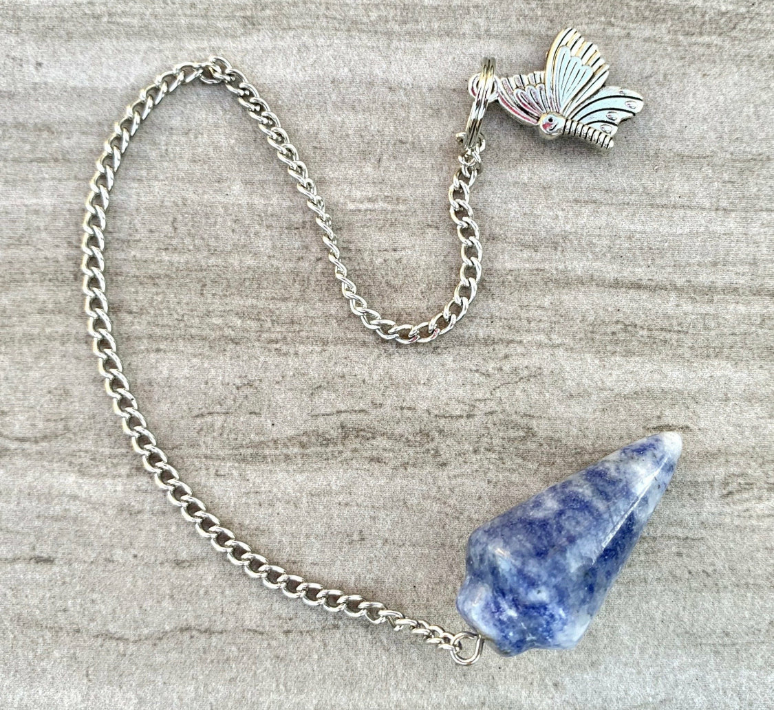 A beautiful Sodalite Pendulum Bracelet featuring polished blue sodalite stones, adjustable for comfort.