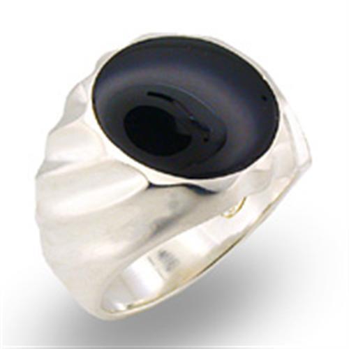 High-Polished 925 Sterling Silver Ring featuring a semi-precious jet black Onyx stone, showcasing elegance and craftsmanship.