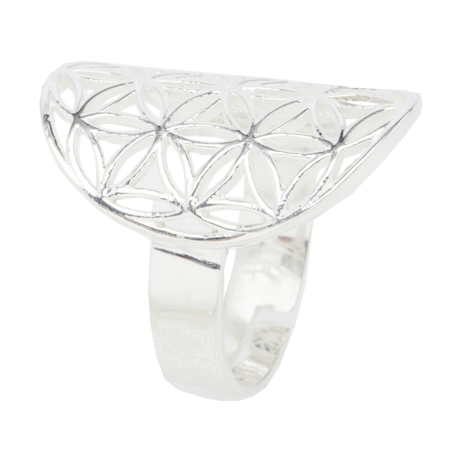 Bague 'Fleur de Vie' en Argent 925 ou Plaqué Or, ornée d'un motif géométrique symbolique, représentant l'harmonie et la régénération.