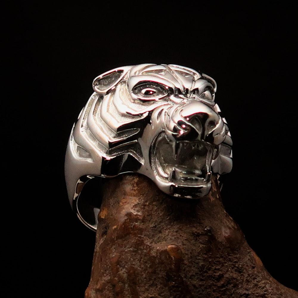 A shiny Sterling Silver Men's Animal Ring featuring a detailed male tiger design, showcasing its craftsmanship and elegance.