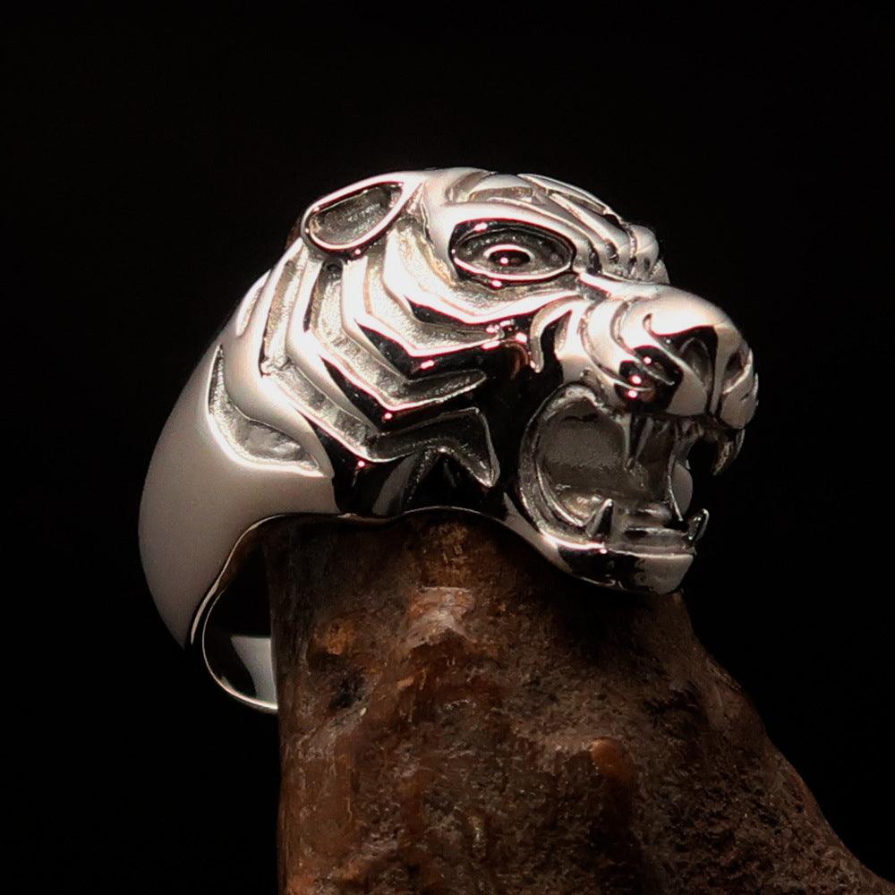 A shiny Sterling Silver Men's Animal Ring featuring a detailed male tiger design, showcasing its craftsmanship and elegance.