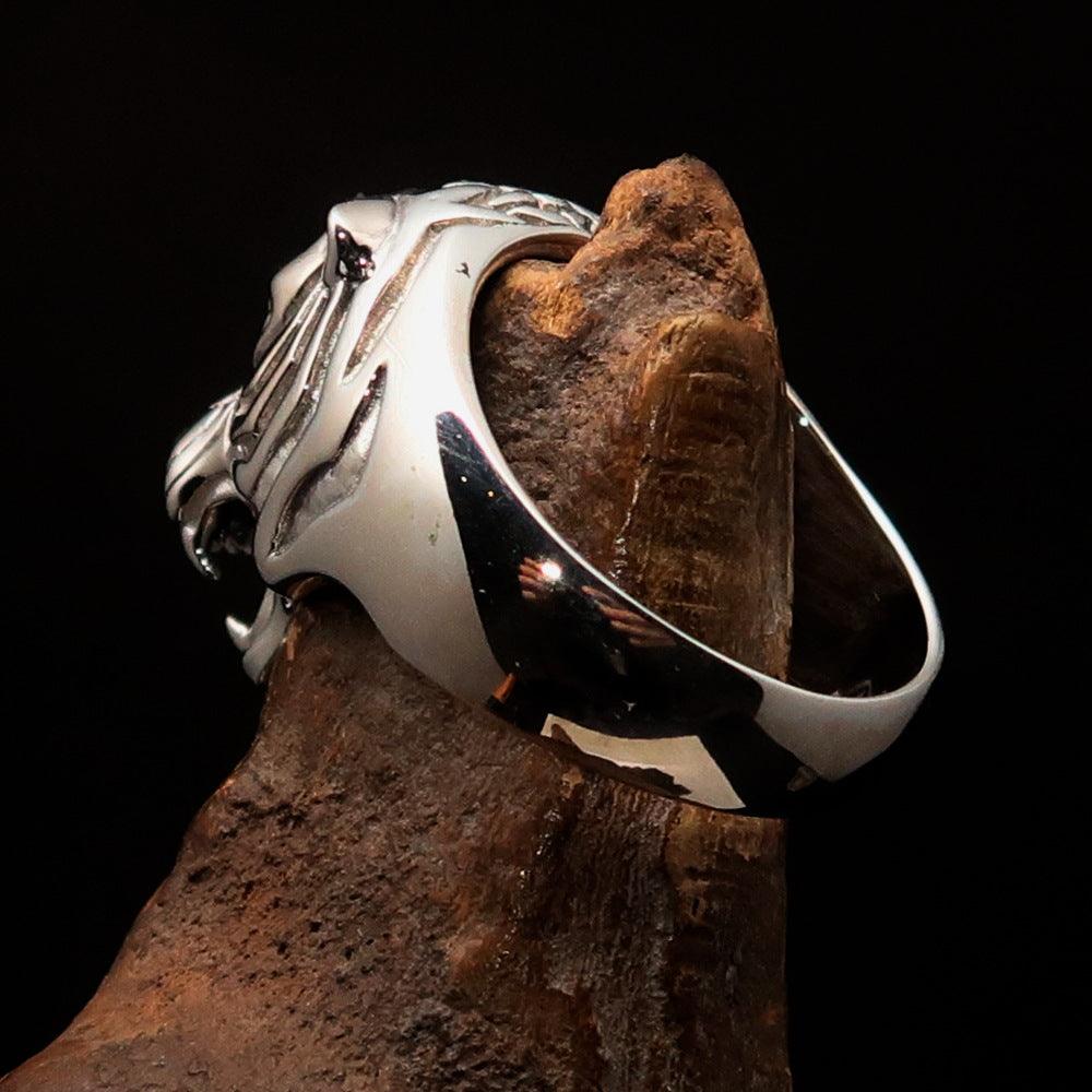 A shiny Sterling Silver Men's Animal Ring featuring a detailed male tiger design, showcasing its craftsmanship and elegance.