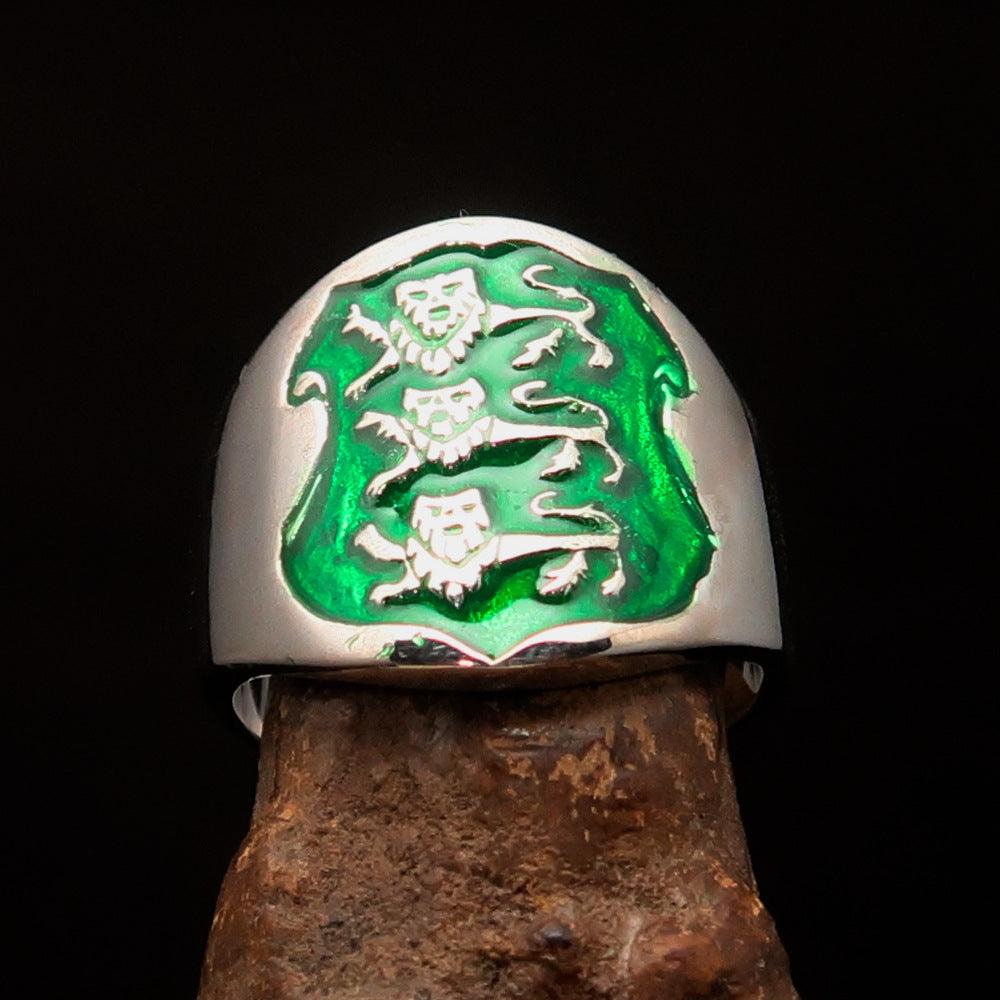 Men's sterling silver ring featuring a green 3 lions coat of arms design, polished and enamel finished.