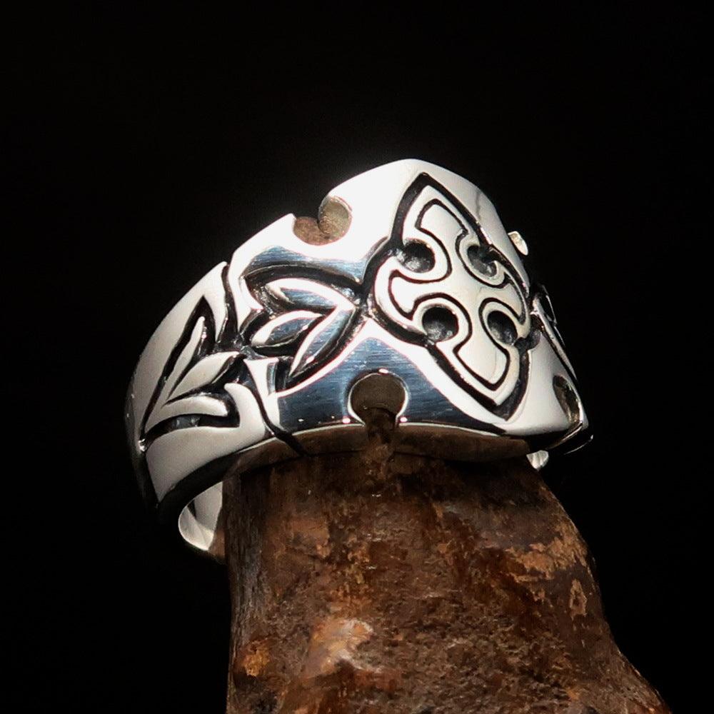 Men's sterling silver Fleur de Lis lily ring with antiqued and mirror polished finish, showcasing intricate details and hallmarked 925.