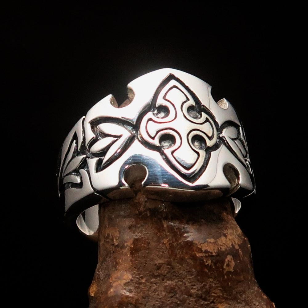 Men's sterling silver Fleur de Lis lily ring with antiqued and mirror polished finish, showcasing intricate details and hallmarked 925.