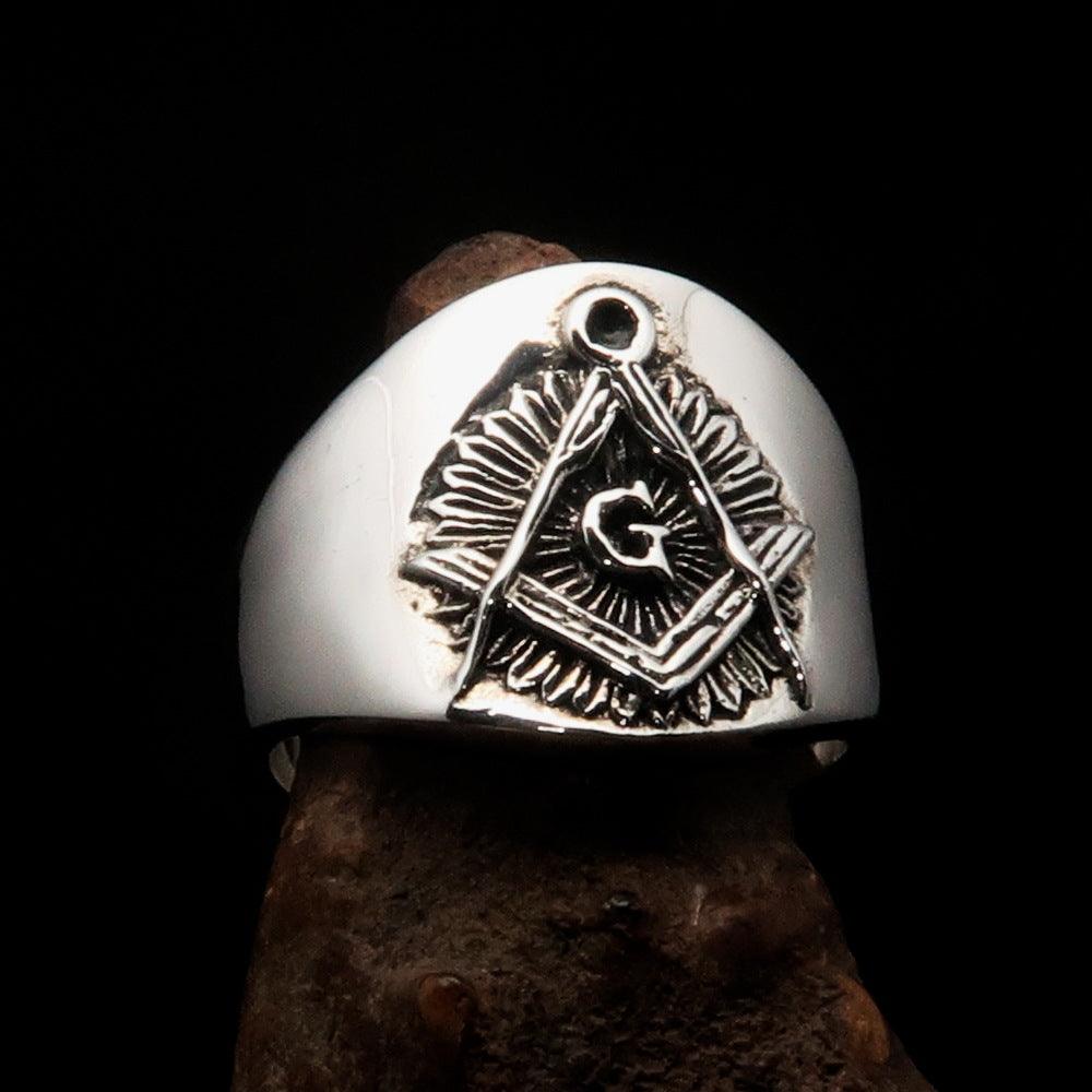 Men's ancient square compasses Masonic ring made of solid sterling silver with a polished and antiqued finish, featuring the Masonic emblem.