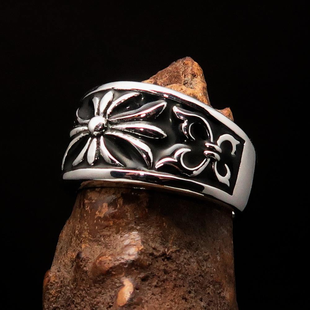 Men's Fleur de Lis Ring in black sterling silver with high polish and enamel finish, showcasing the intricate design and hallmark 925.