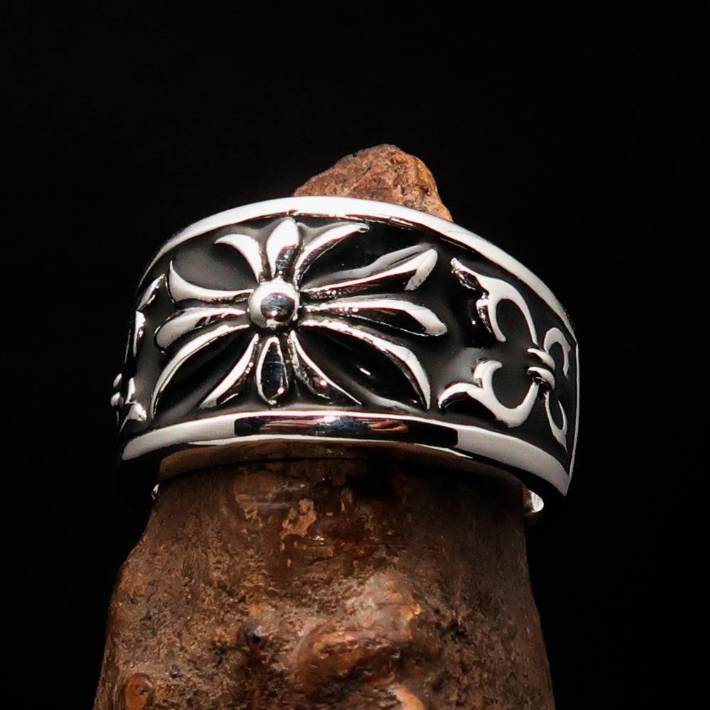 Men's Fleur de Lis Ring in black sterling silver with high polish and enamel finish, showcasing the intricate design and hallmark 925.