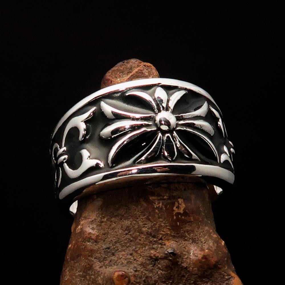 Men's Fleur de Lis Ring in black sterling silver with high polish and enamel finish, showcasing the intricate design and hallmark 925.