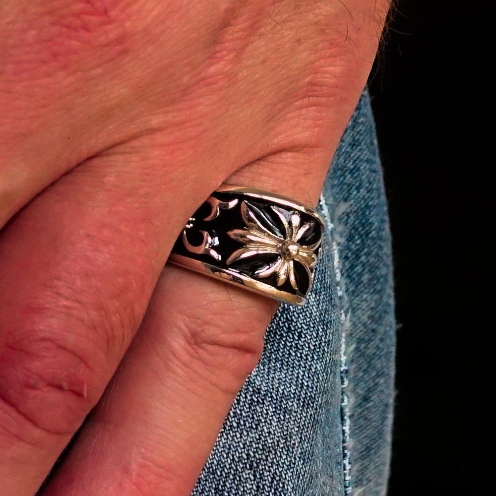 Men's Fleur de Lis Ring in black sterling silver with high polish and enamel finish, showcasing the intricate design and hallmark 925.