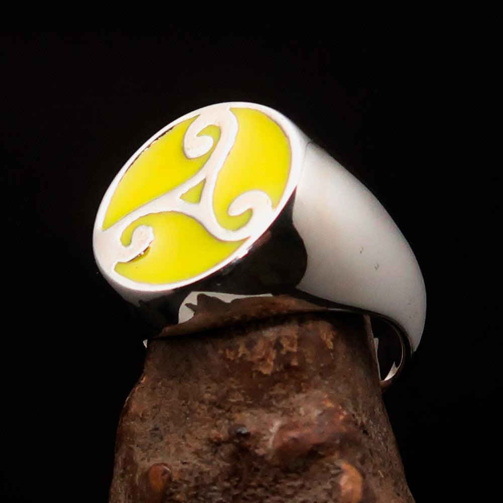 Men's Celtic Triade Ring in yellow enamel, crafted from solid sterling silver with a high polish finish, featuring the Triskele symbol.