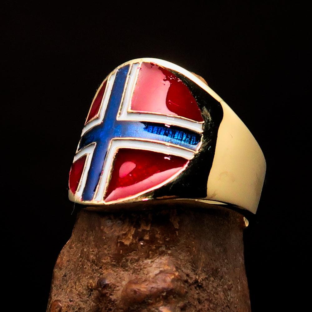 Men's National Flag Ring Norway made of solid brass with high polish and enamel detailing, showcasing the Norwegian flag.