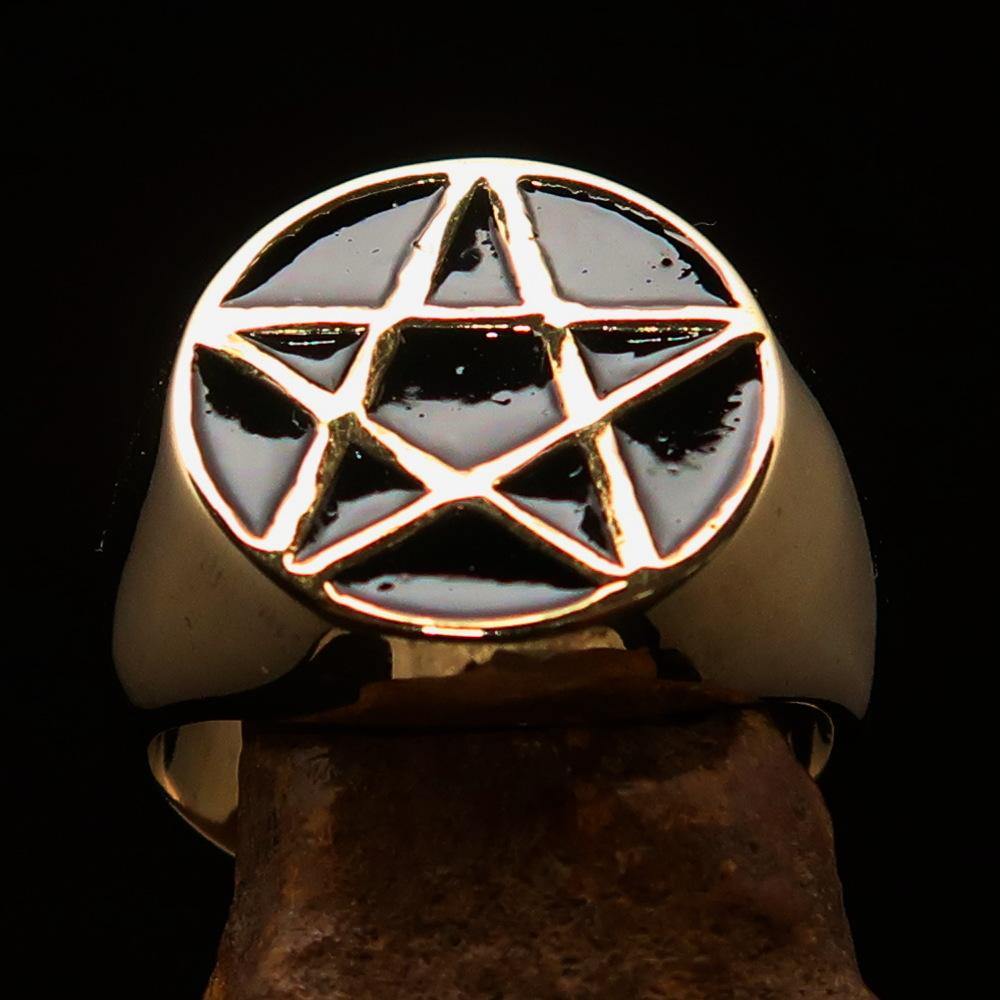 Men's Solid Line Pentagram Ring in black brass with high polished enamel finish, showcasing its unique pentagram design.