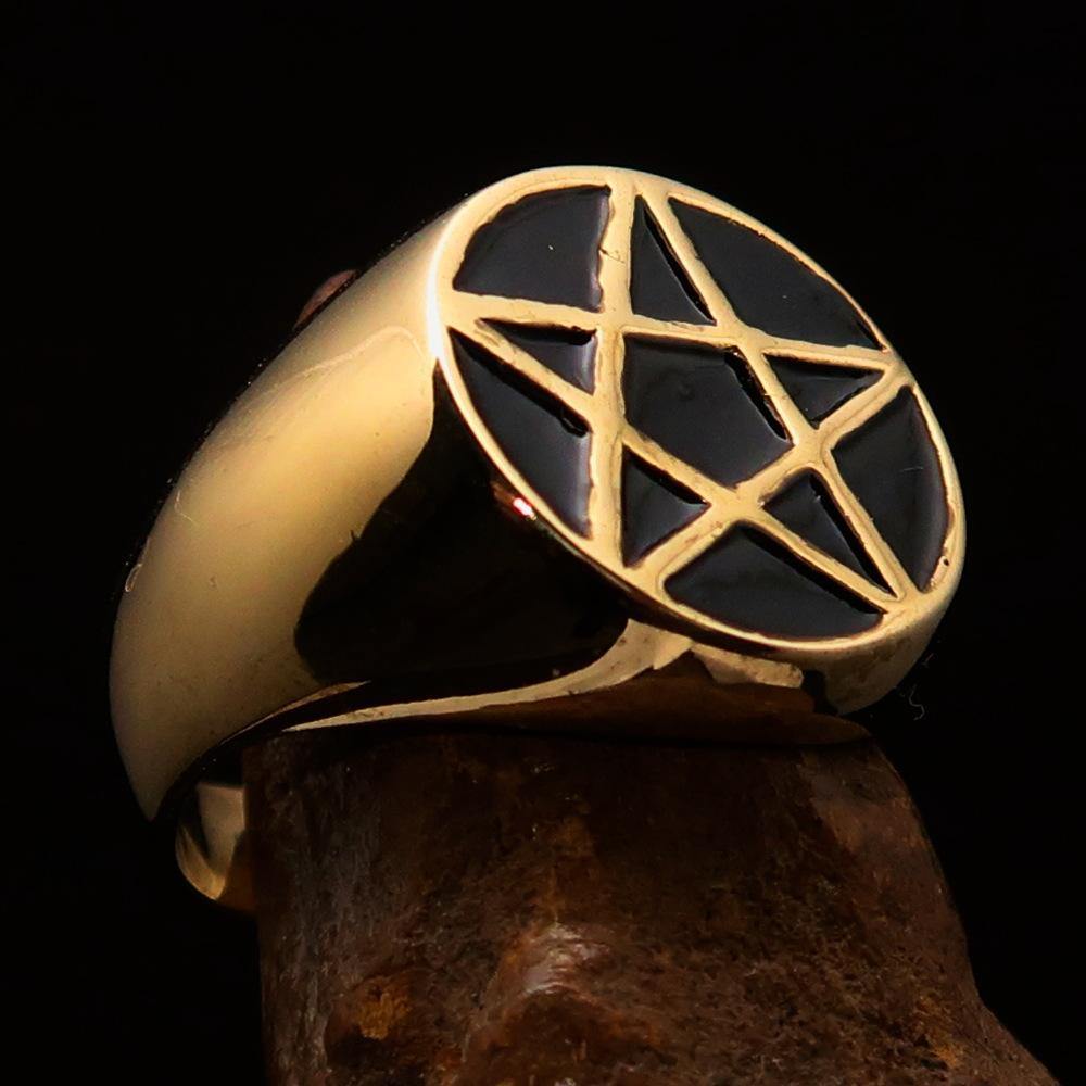 Men's Solid Line Pentagram Ring in black brass with high polished enamel finish, showcasing its unique pentagram design.