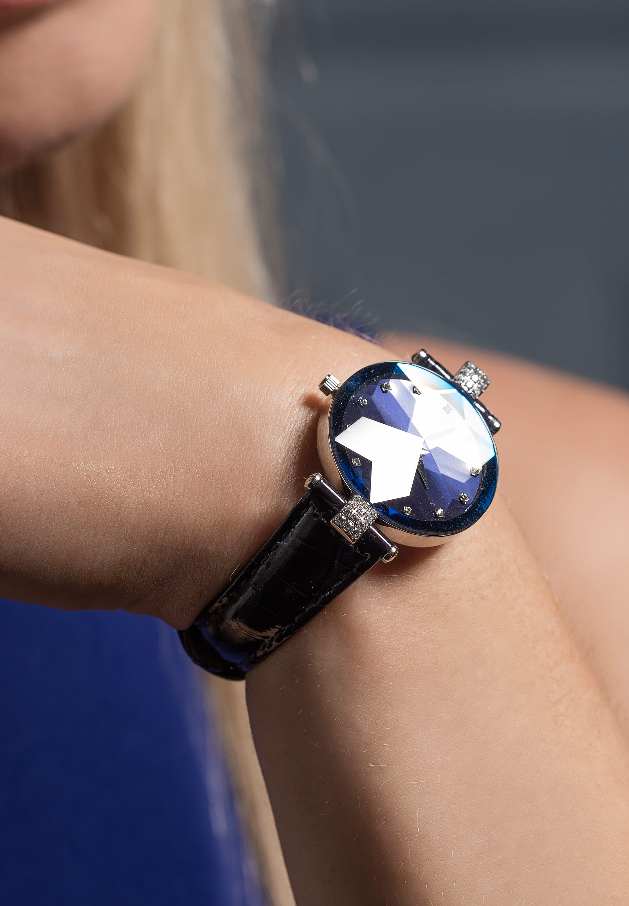 Facet Strass Swiss Ladies Watch J5.622.M featuring a blue sunray dial and crocodile leather strap, adorned with rhinestones.