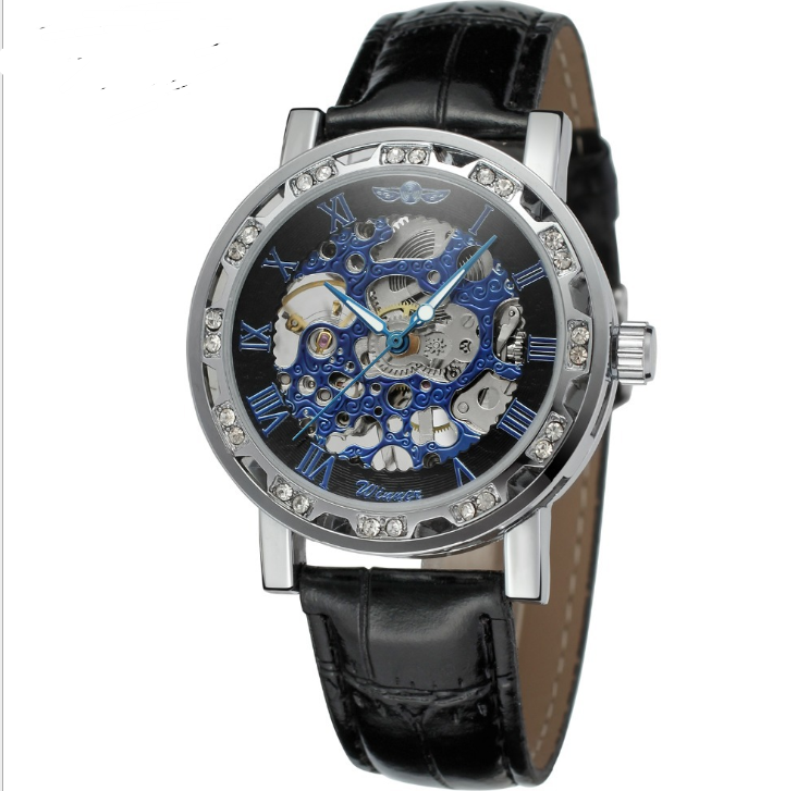 Fashion Casual Classic Quartz Watch for Men with a sleek design, featuring a 40mm diameter and mineral tempered glass.