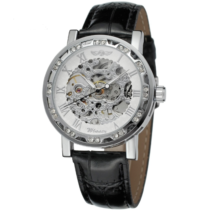 Fashion Casual Classic Quartz Watch for Men with a sleek design, featuring a 40mm diameter and mineral tempered glass.