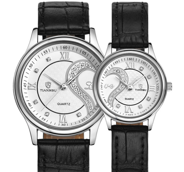 A stylish two-piece set of high-quality fashion quartz watches for couples, featuring a men's watch with a 4cm alloy case and a women's watch with a 3cm alloy case.