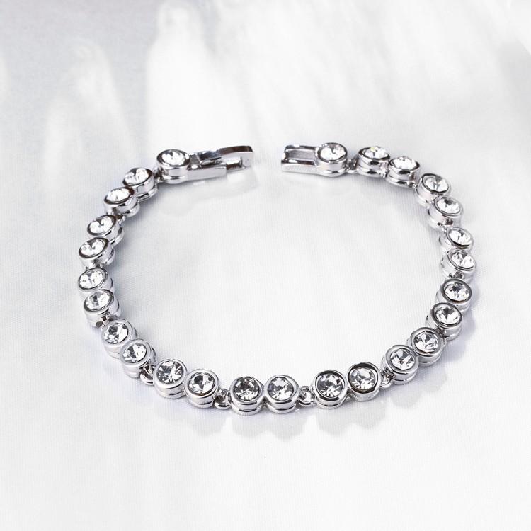 Elegant 3.00CT tennis bracelet in 18K white gold plating with sparkling crystals, showcasing its luxurious design and craftsmanship.