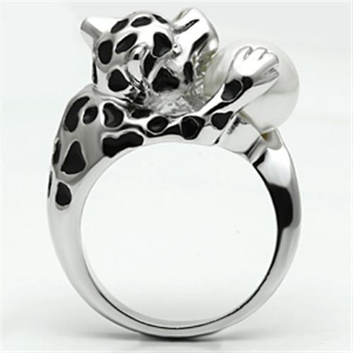 Rhodium brass ring featuring a synthetic white pearl, elegantly designed for style and comfort.