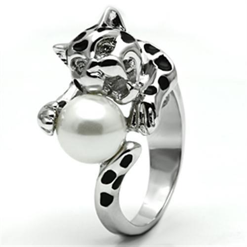 Rhodium brass ring featuring a synthetic white pearl, elegantly designed for style and comfort.