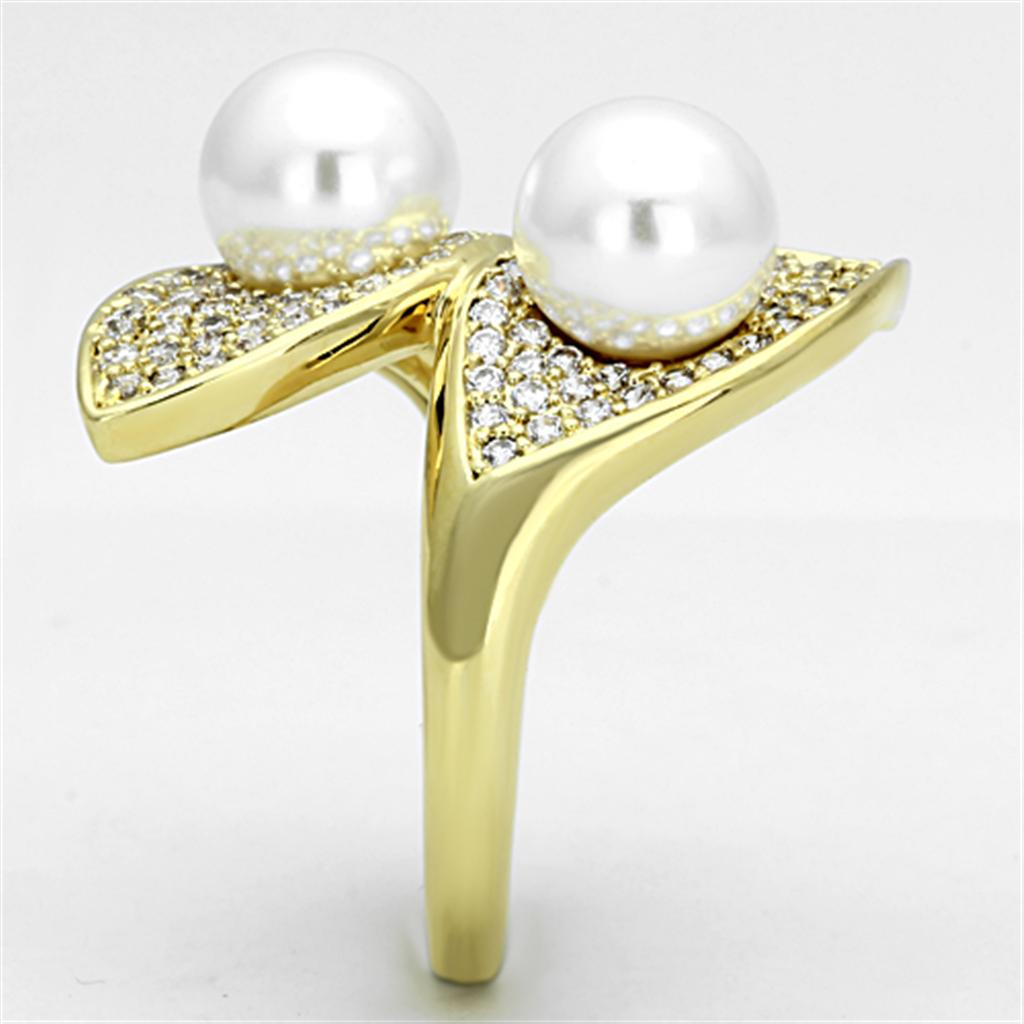 3W522 Gold Brass Ring featuring a synthetic white pearl centerpiece, elegantly designed for style and comfort.