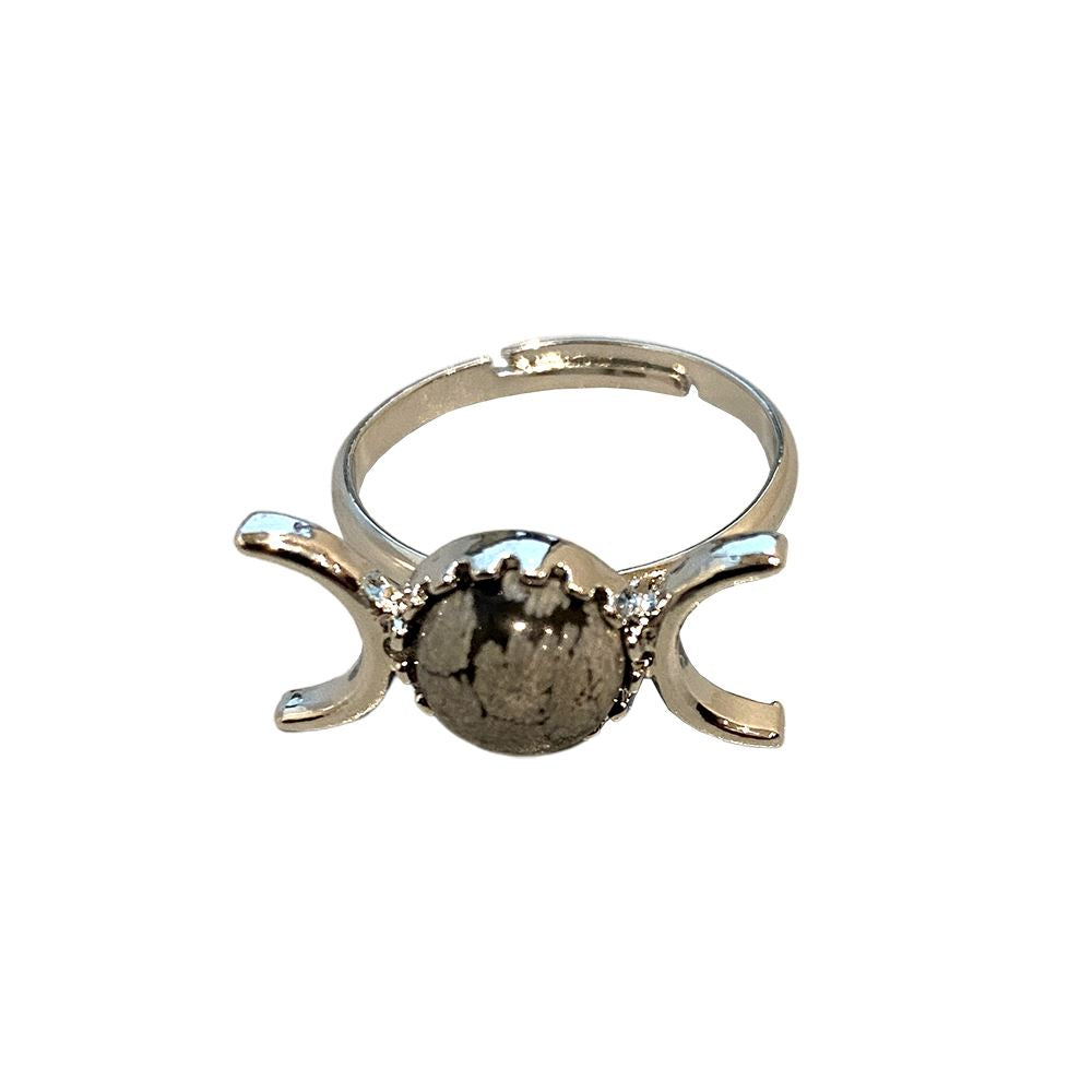 Adjustable ring featuring a 0.5cm gemstone, showcasing its unique design and craftsmanship.