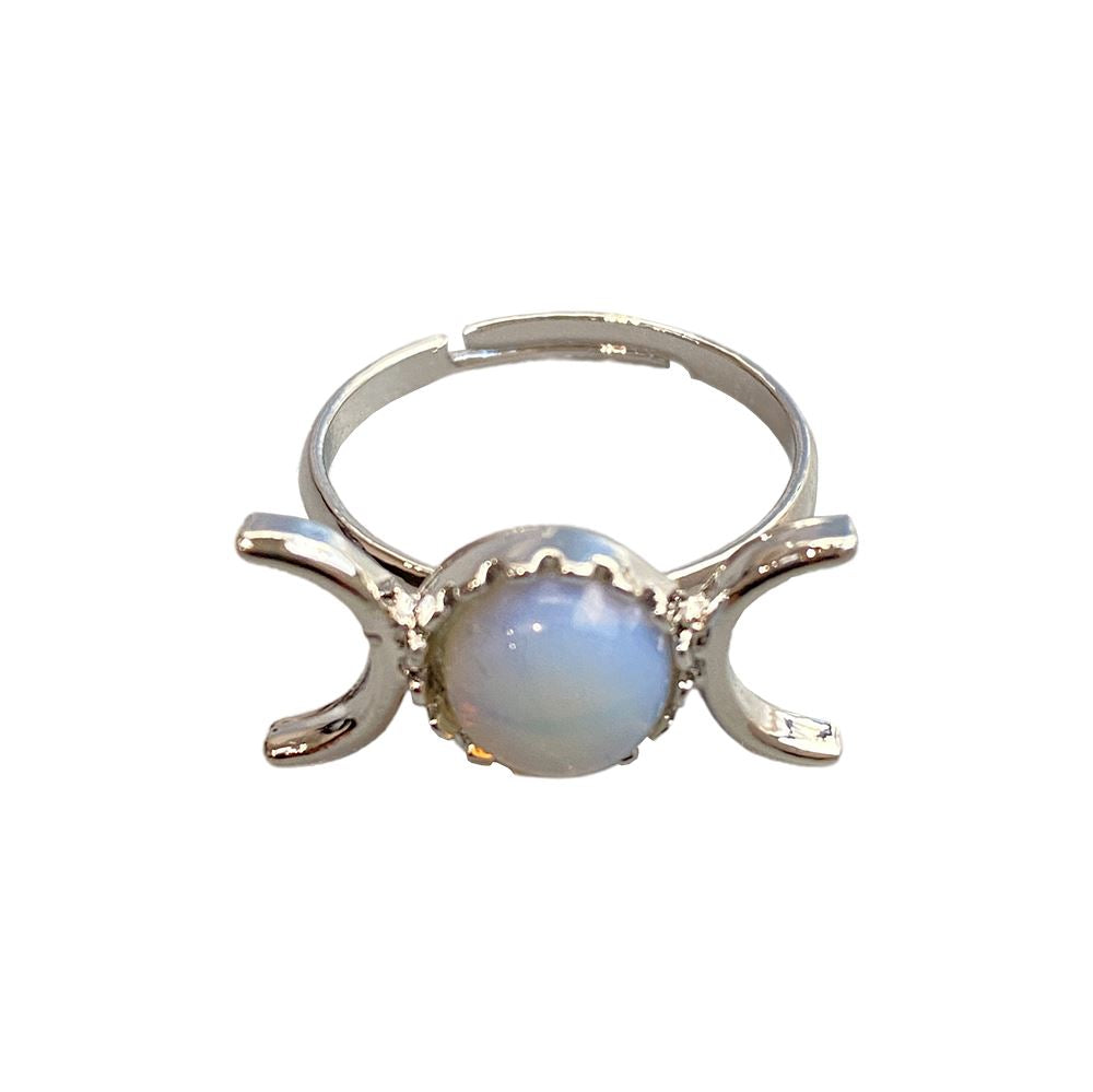 Adjustable ring featuring a 0.5cm gemstone, showcasing its unique design and craftsmanship.