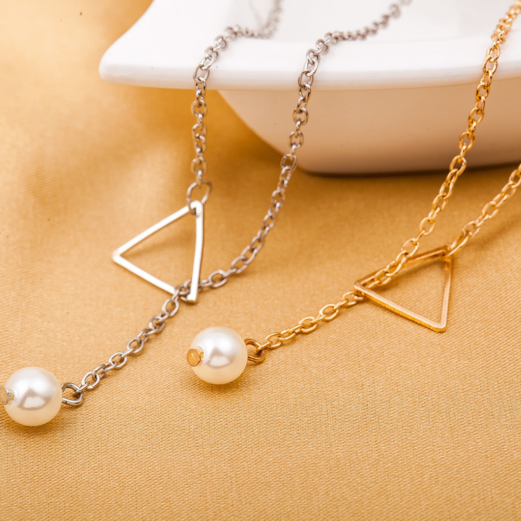 Adjustable Square Necklace featuring a single pearl, crafted from copper, showcasing a modern design.