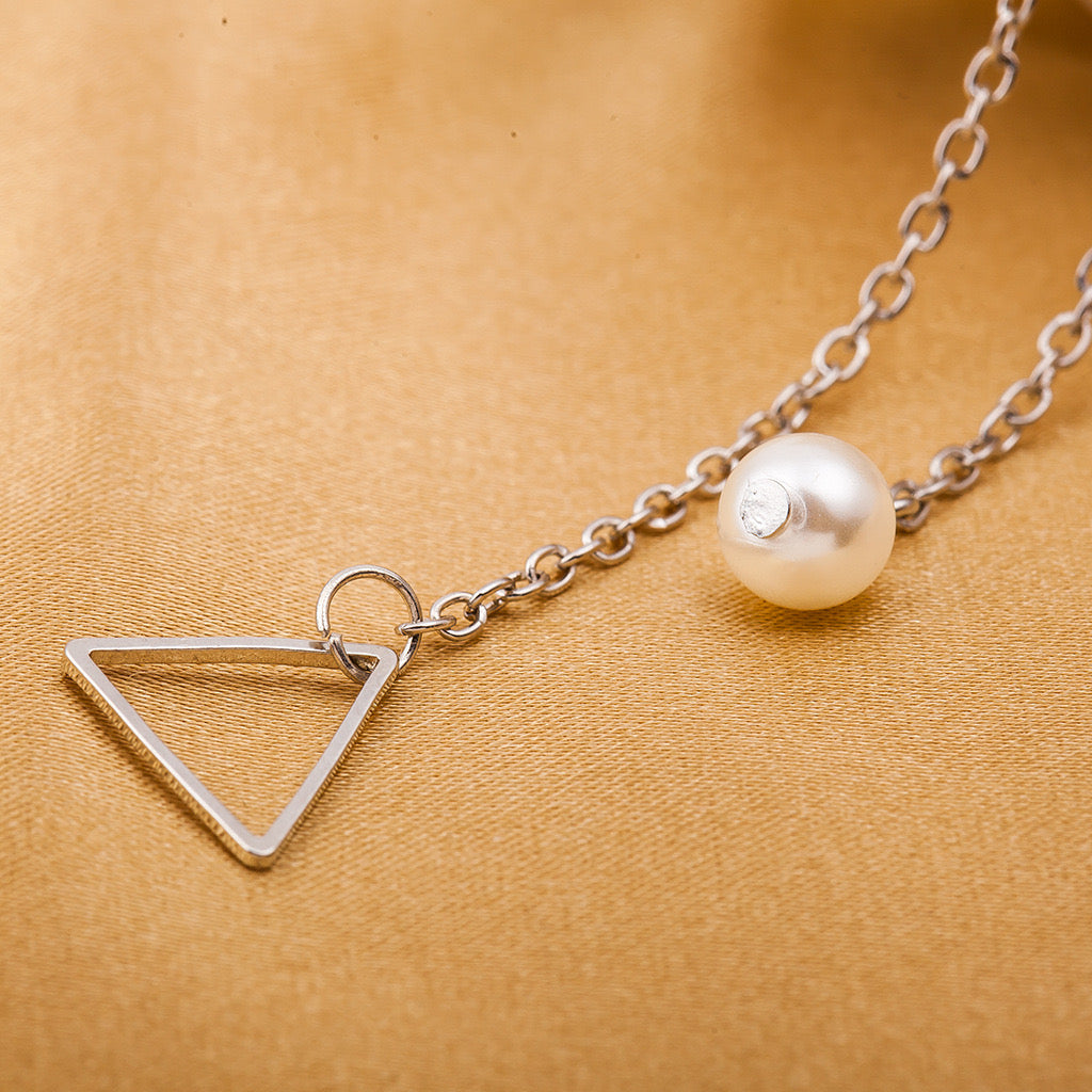 Adjustable Square Necklace featuring a single pearl, crafted from copper, showcasing a modern design.