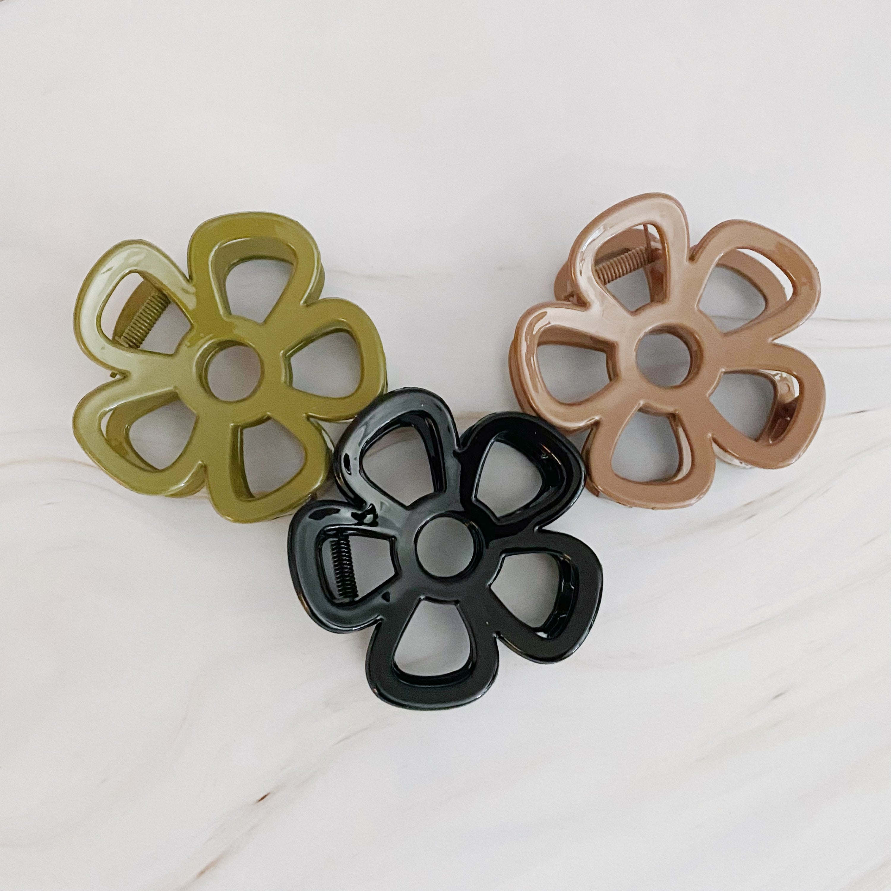 Anemone Flower Hair Claw Set of 3 in matte and glossy finishes, showcasing elegant flower designs.