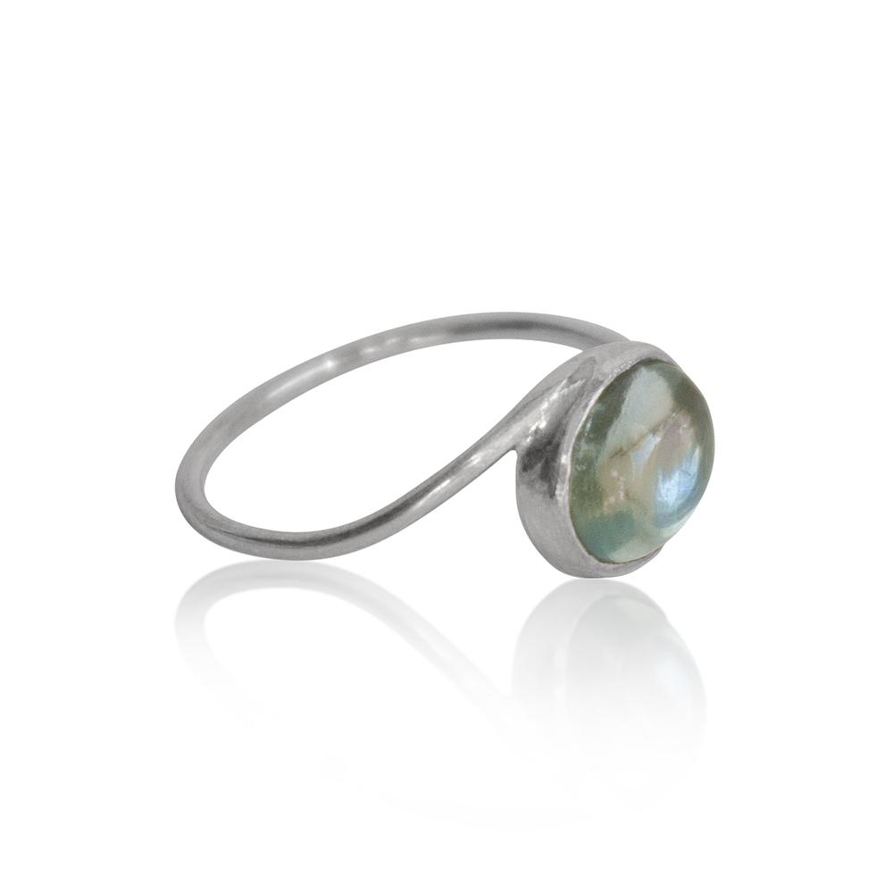 Aquamarine Oval Twist Sterling Silver Ring featuring a green-blue oval cabochon aquamarine set in a sleek 925 sterling silver band.