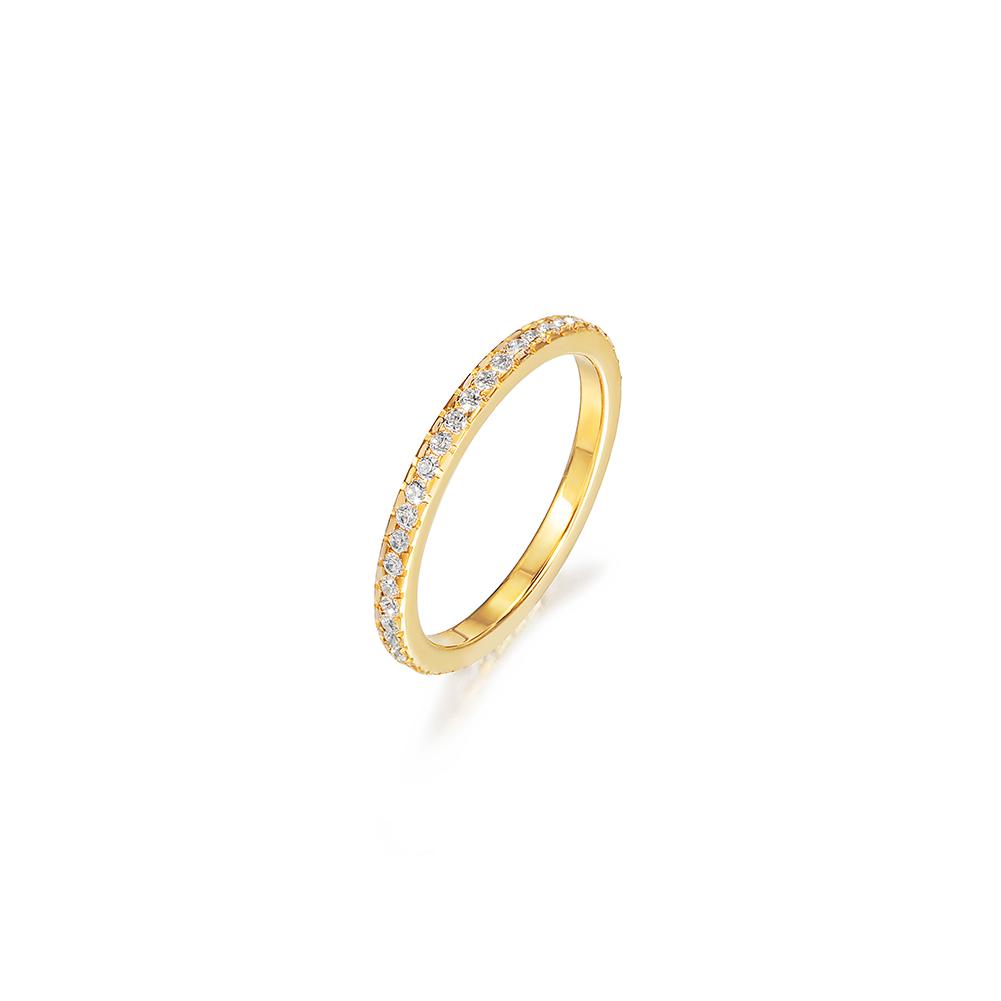 AURORA Ring made of 316L surgical stainless steel with 14K gold PVD plating, showcasing its elegant design and hypoallergenic features.