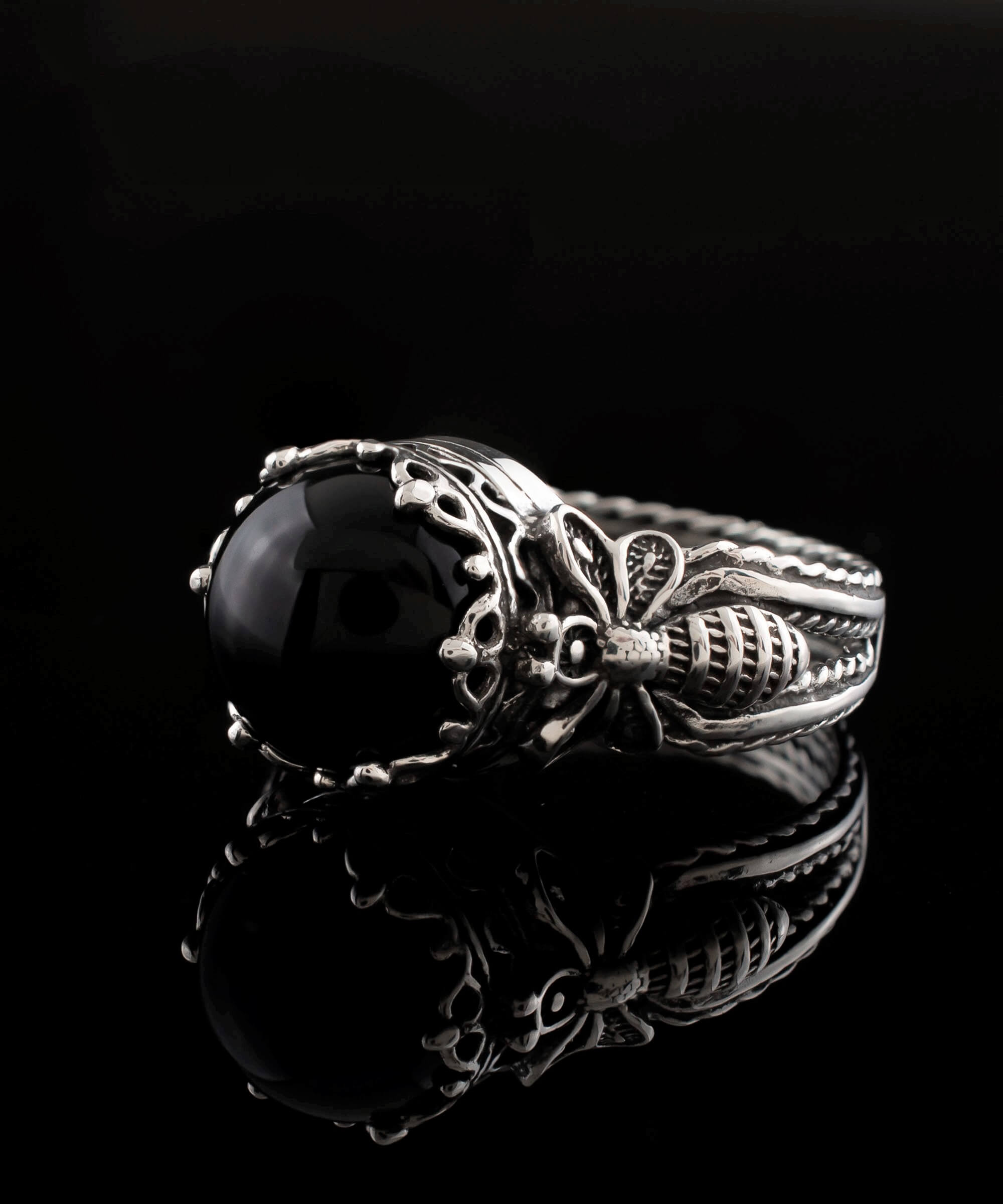 Elegant Black Onyx Gemstone Filigree Art Cocktail Ring in 925 sterling silver with a bee design.