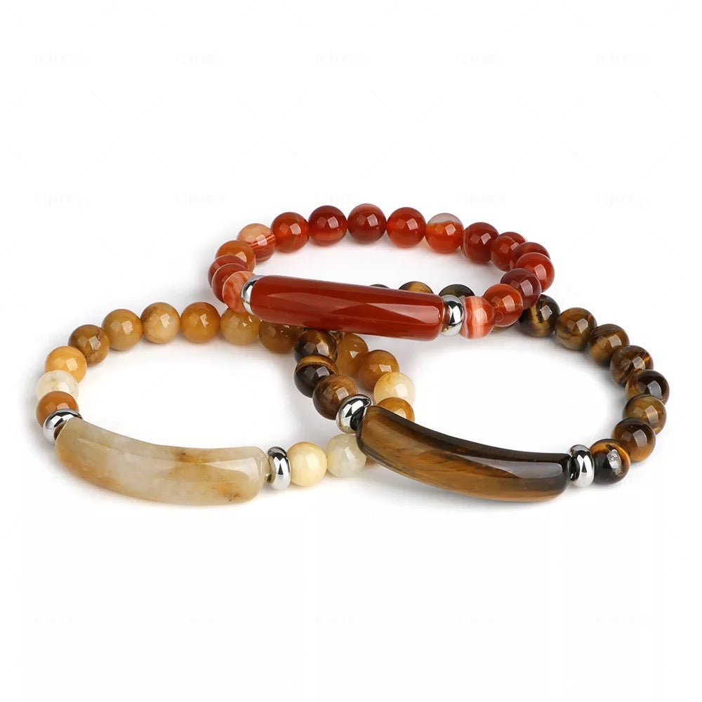 A stylish unisex beaded bracelet featuring a natural gemstone bar, perfect for wrist sizes 17-19cm.