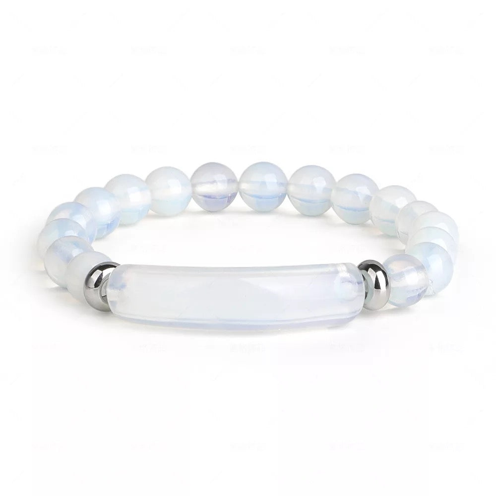 A stylish unisex beaded bracelet featuring a natural gemstone bar, perfect for wrist sizes 17-19cm.