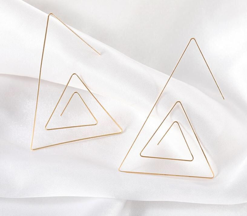 Big Triangle Clip Shape Earrings made of alloy, showcasing a modern geometric design in a stylish clip-on format.