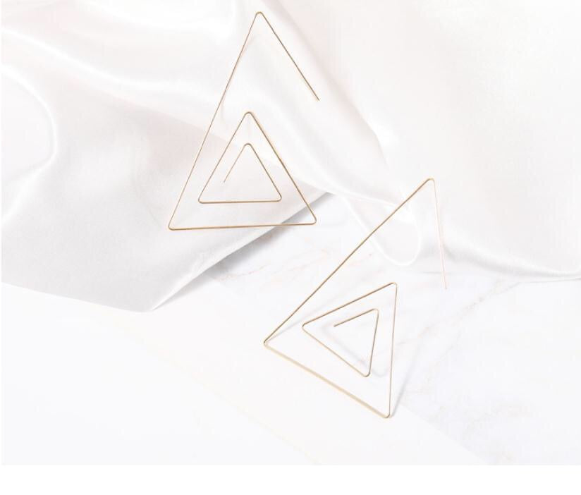 Big Triangle Clip Shape Earrings made of alloy, showcasing a modern geometric design in a stylish clip-on format.