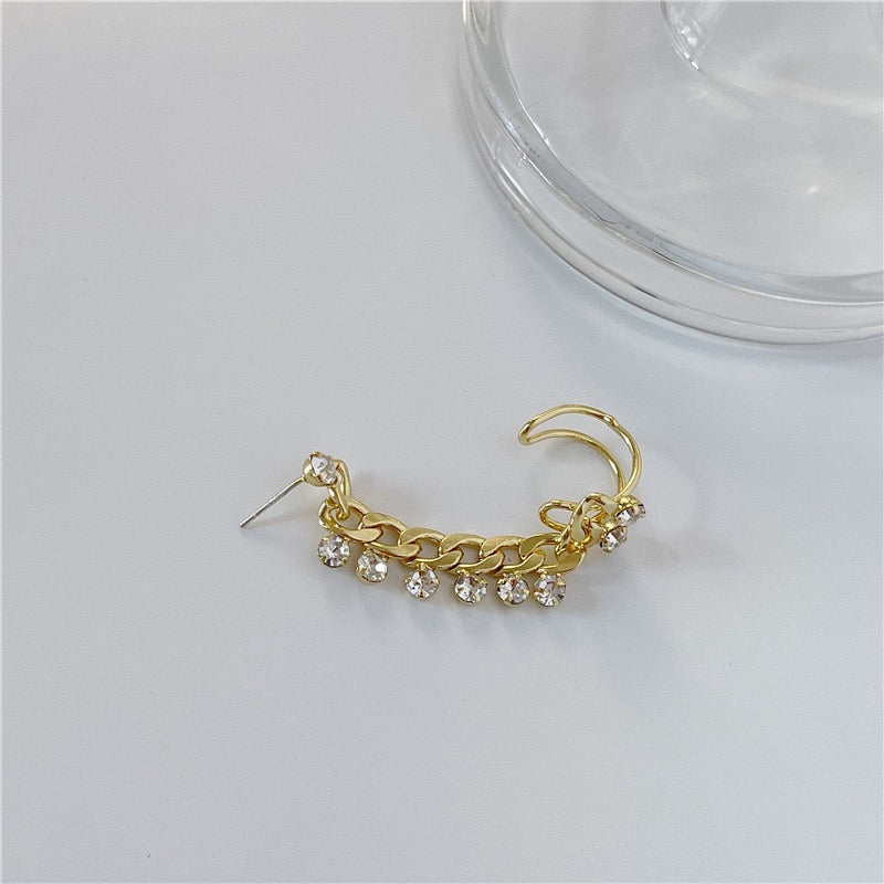 A stylish chain ear stud and clip featuring multi-rhinestones, made from durable alloy, measuring 5cm in length.