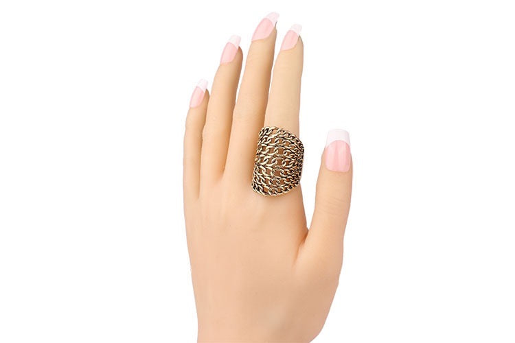 Chains-web Ring made of alloy, featuring a unique design and lightweight structure, perfect for stylish wear.