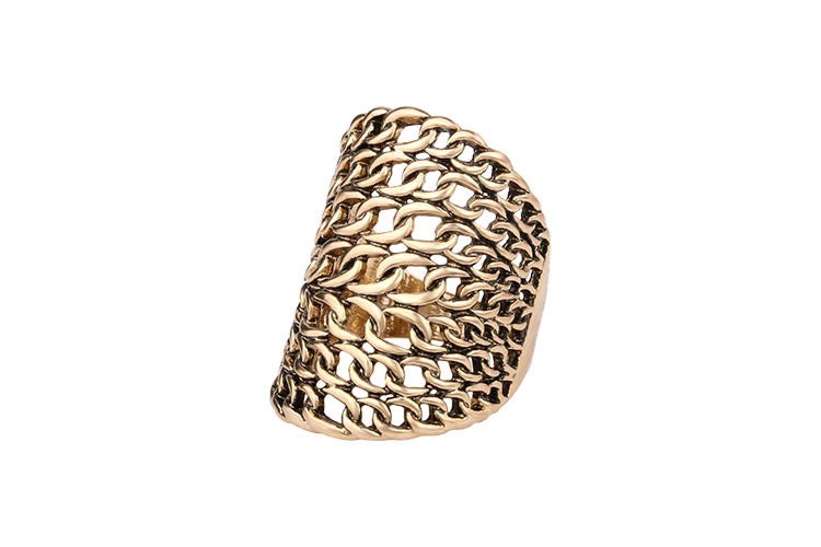 Chains-web Ring made of alloy, featuring a unique design and lightweight structure, perfect for stylish wear.